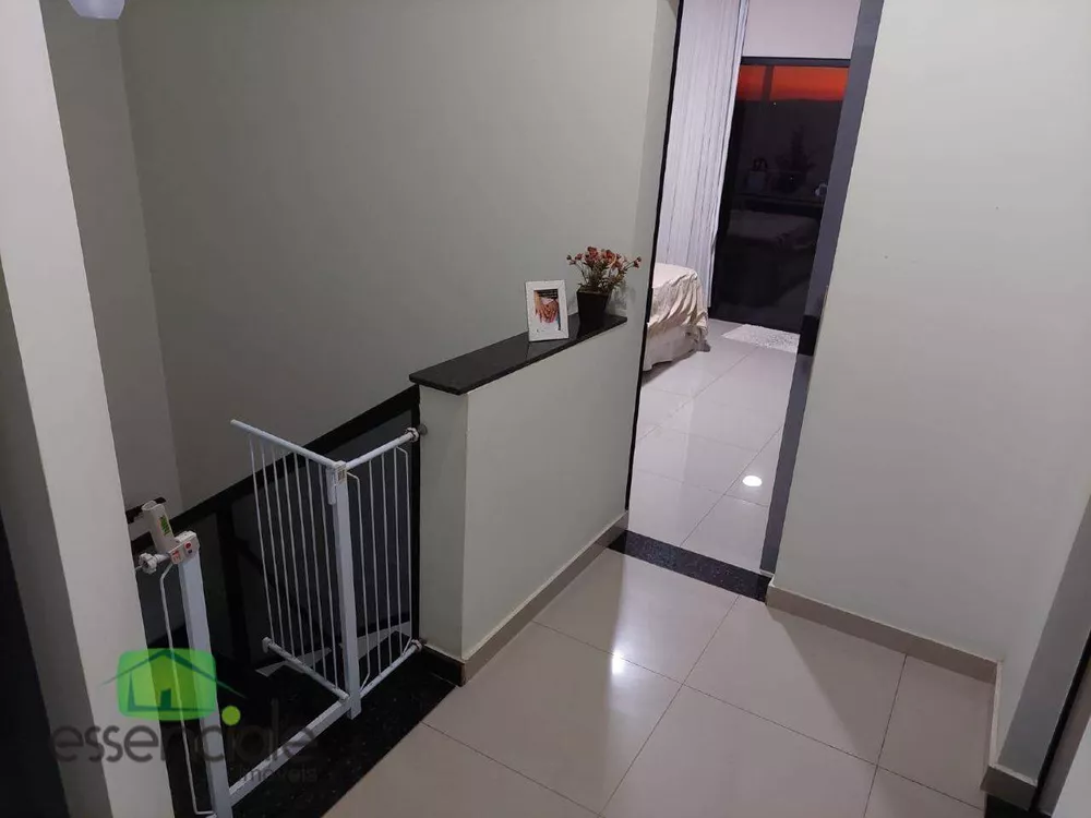 Casa à venda com 3 quartos, 300m² - Foto 12