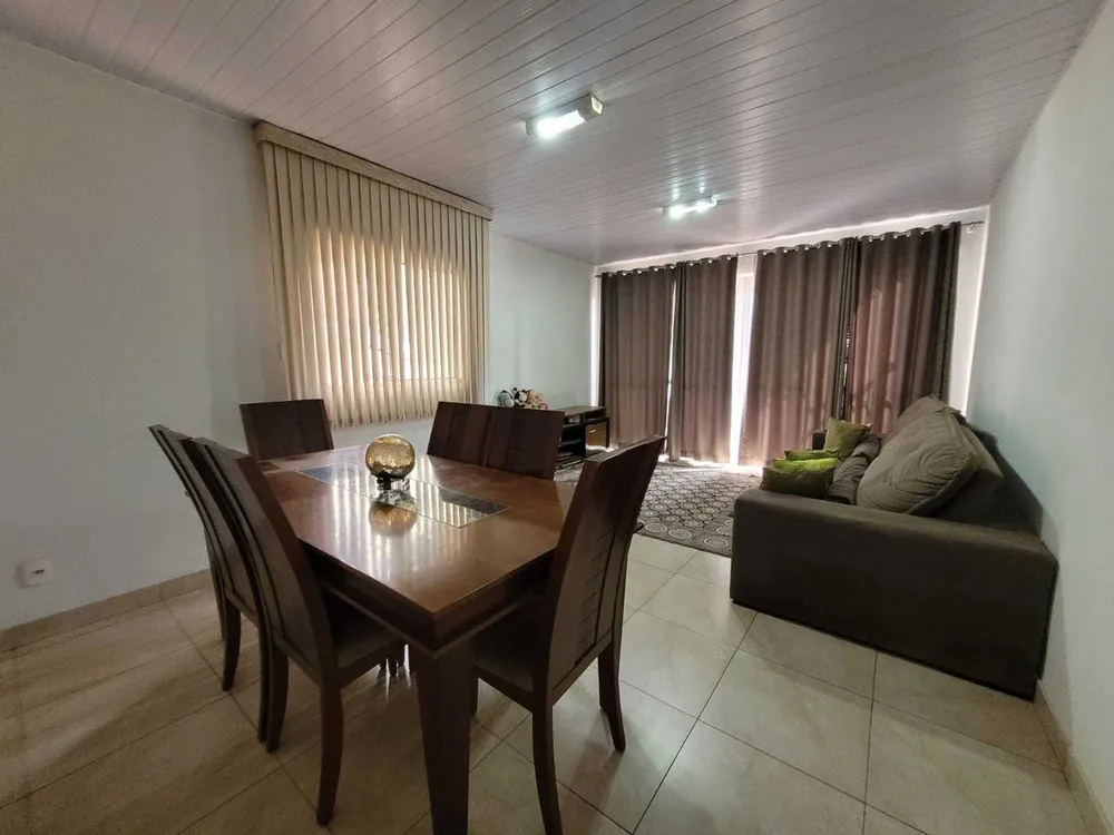 Casa, 4 quartos, 180 m² - Foto 1