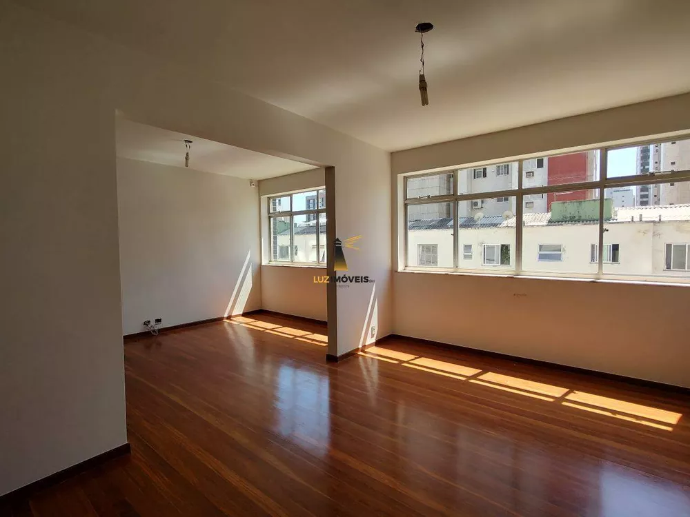 Apartamento para alugar com 4 quartos, 155m² - Foto 10