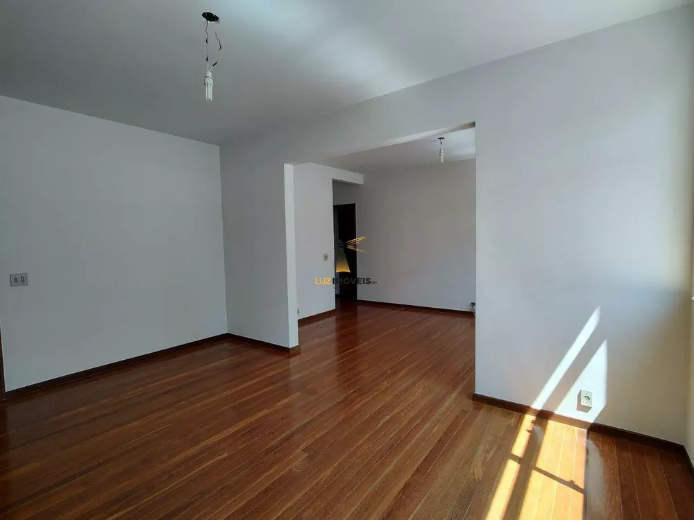 Apartamento para alugar com 4 quartos, 155m² - Foto 8