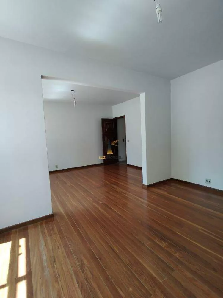 Apartamento para alugar com 4 quartos, 155m² - Foto 9