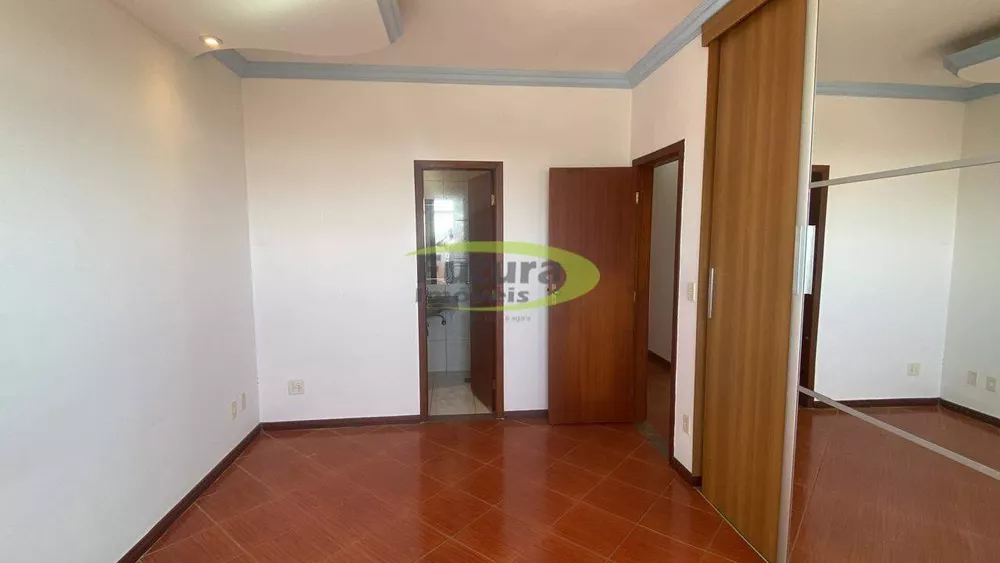 Apartamento à venda com 3 quartos - Foto 4