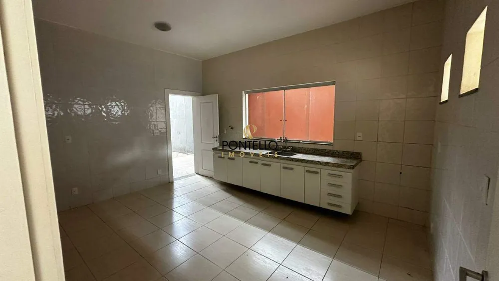 Casa, 5 quartos, 190 m² - Foto 2