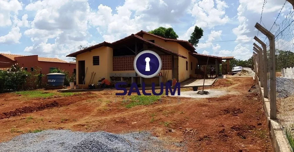 Chácara à venda com 3 quartos, 200m² - Foto 1