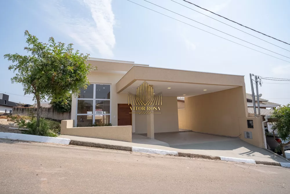 Casa de Condomínio à venda com 3 quartos, 250m² - Foto 2