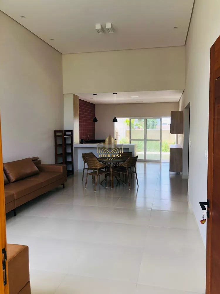 Casa de Condomínio à venda com 3 quartos, 250m² - Foto 3