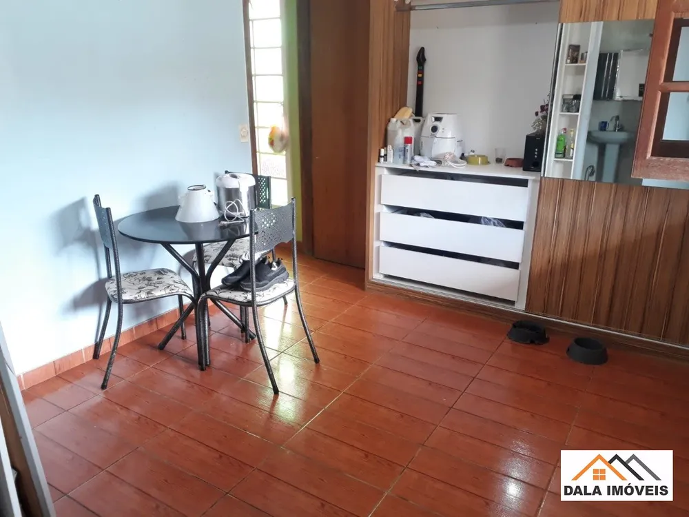 Casa, 5 quartos, 263 m² - Foto 1