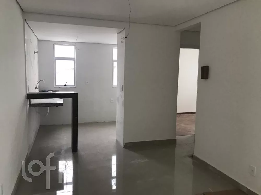 Apartamento à venda com 2 quartos, 62m² - Foto 5