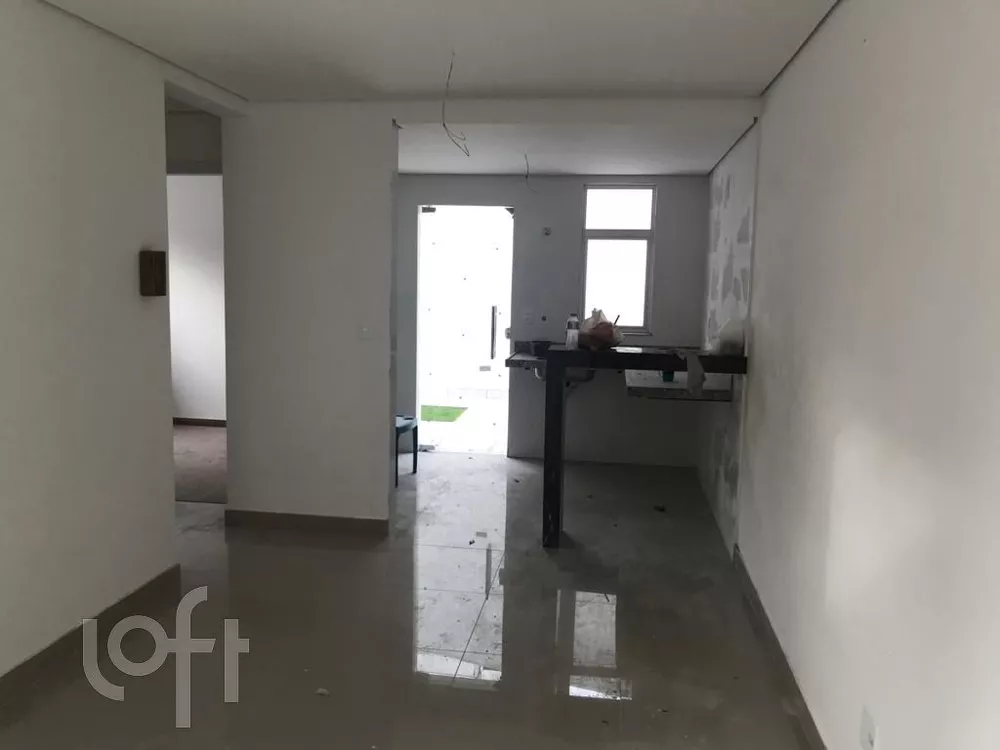 Apartamento à venda com 2 quartos, 62m² - Foto 1