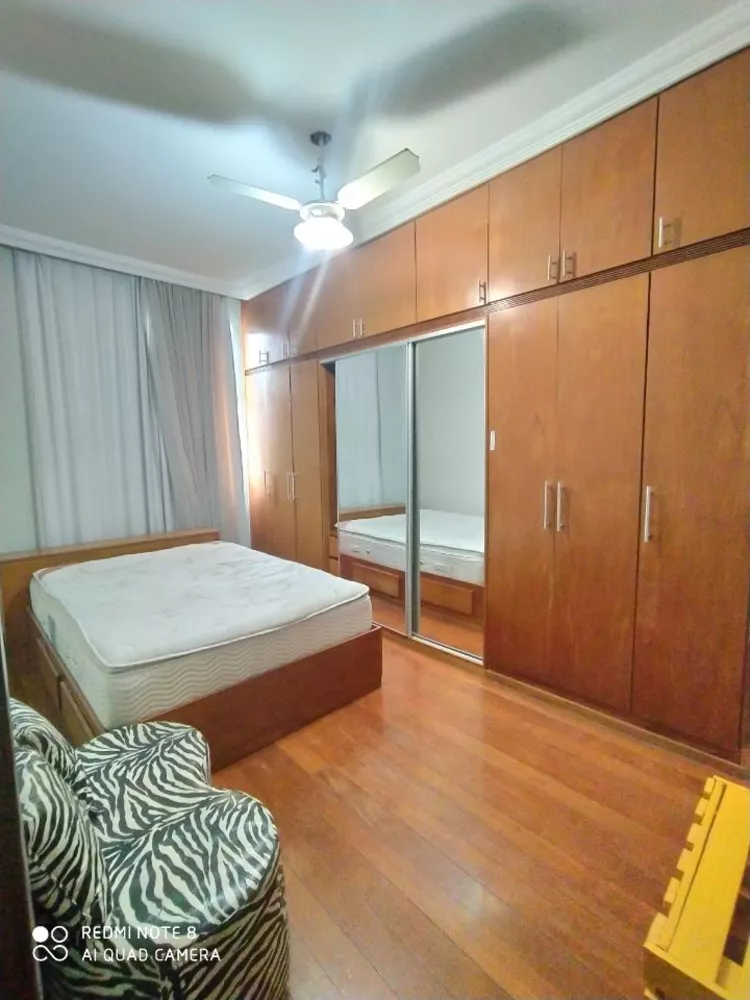 Apartamento para alugar com 3 quartos, 138m² - Foto 3