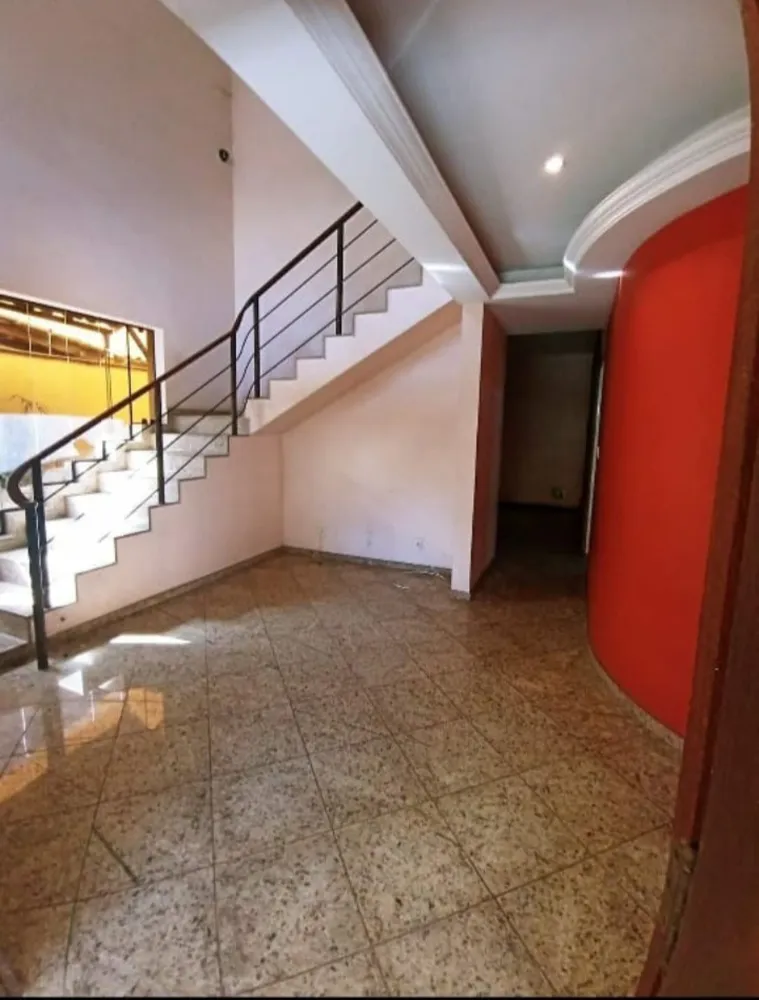 Casa, 3 quartos, 298 m² - Foto 2