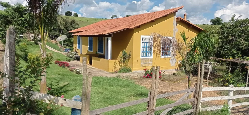 Chácara à venda com 3 quartos, 270000m² - Foto 1