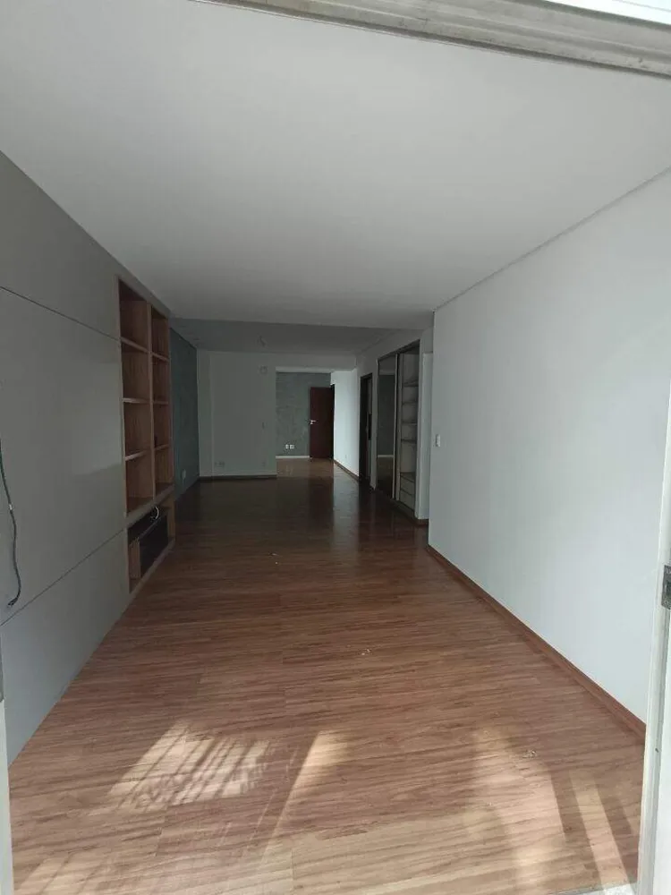 Apartamento, 4 quartos, 217 m² - Foto 2