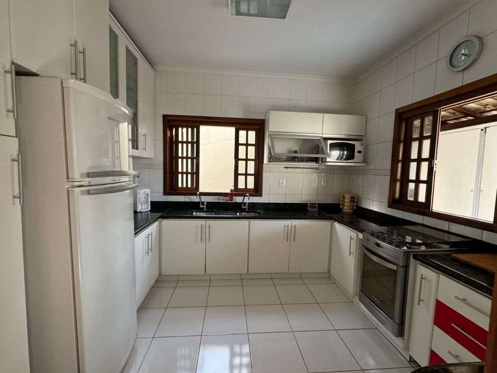 Casa à venda com 4 quartos, 309m² - Foto 9