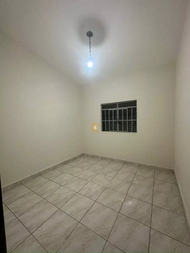 Casa à venda com 3 quartos, 210m² - Foto 5