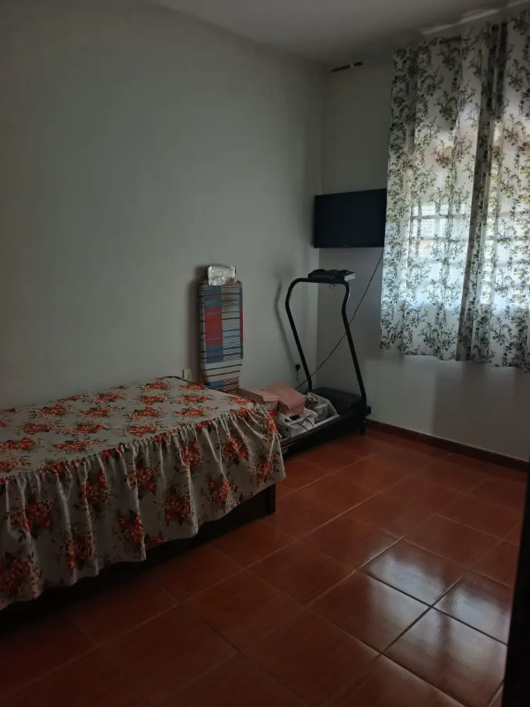 Casa, 6 quartos, 180 m² - Foto 2