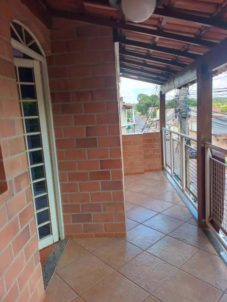 Casa, 6 quartos, 180 m² - Foto 1