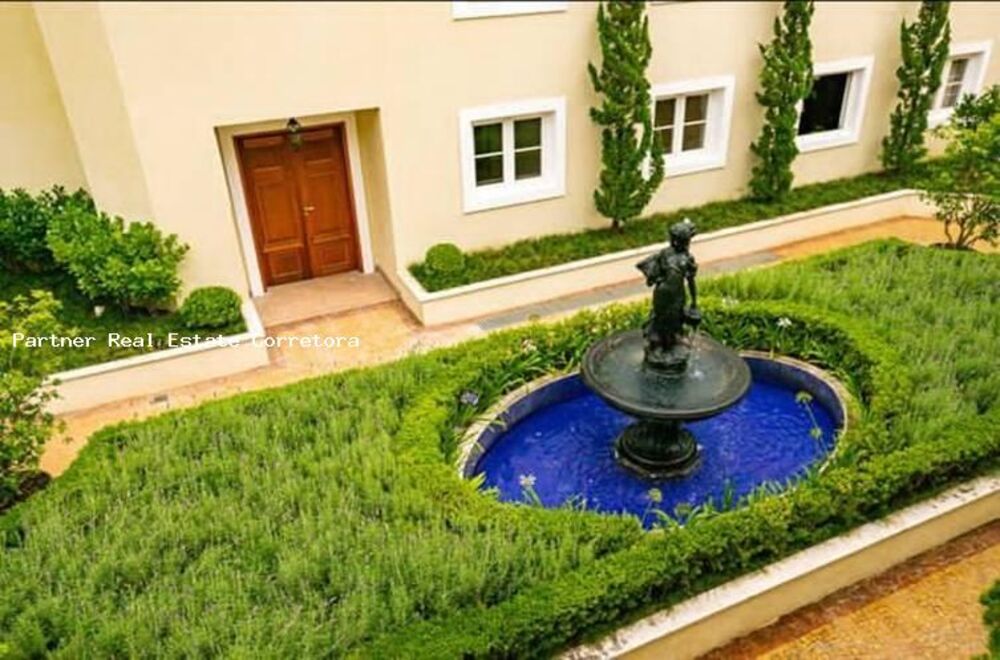 Casa de Condomínio à venda com 4 quartos, 533m² - Foto 1