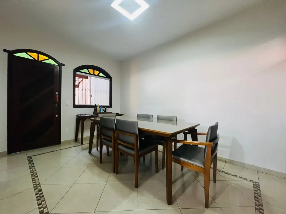 Casa, 3 quartos, 210 m² - Foto 3