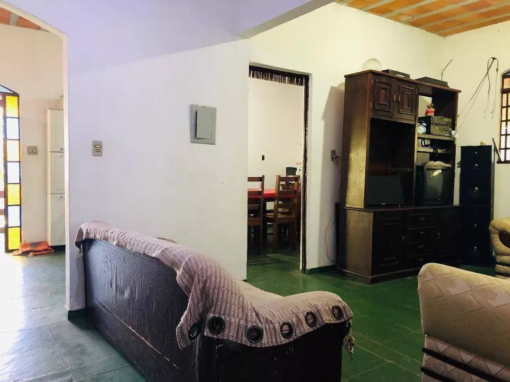 Chácara à venda com 3 quartos, 2100m² - Foto 3