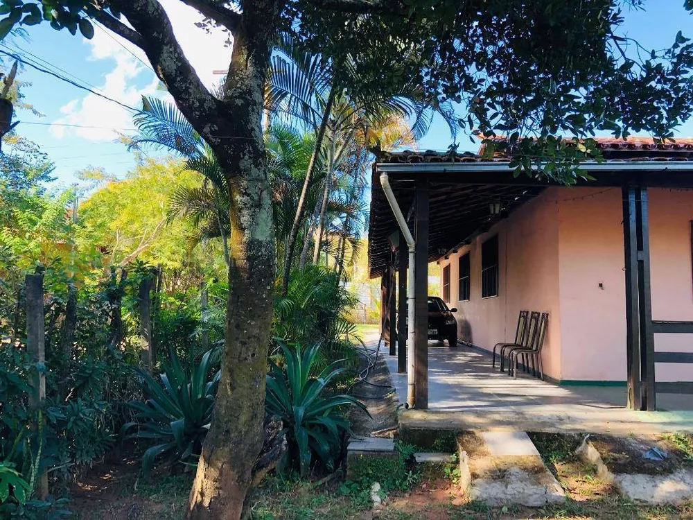 Chácara à venda com 3 quartos, 2100m² - Foto 1