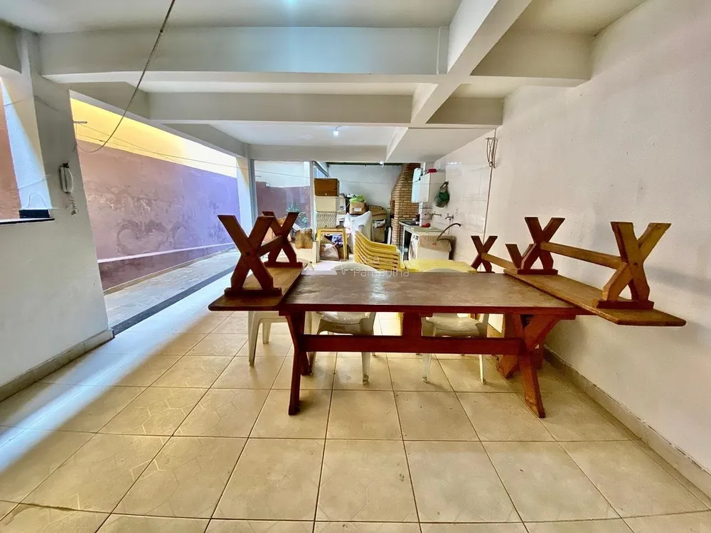 Casa, 4 quartos, 180 m² - Foto 2