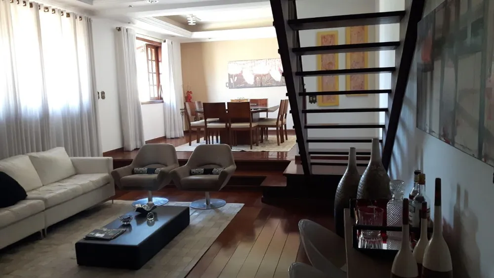 Casa, 3 quartos, 314 m² - Foto 1