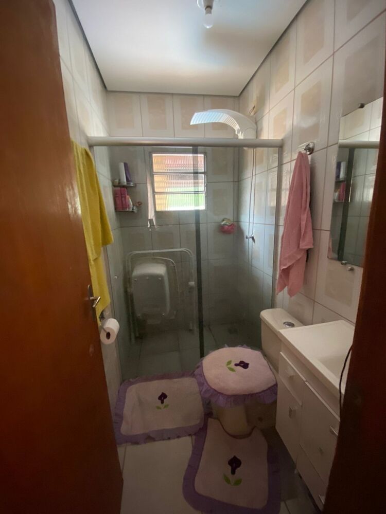 Casa à venda com 4 quartos, 200m² - Foto 3
