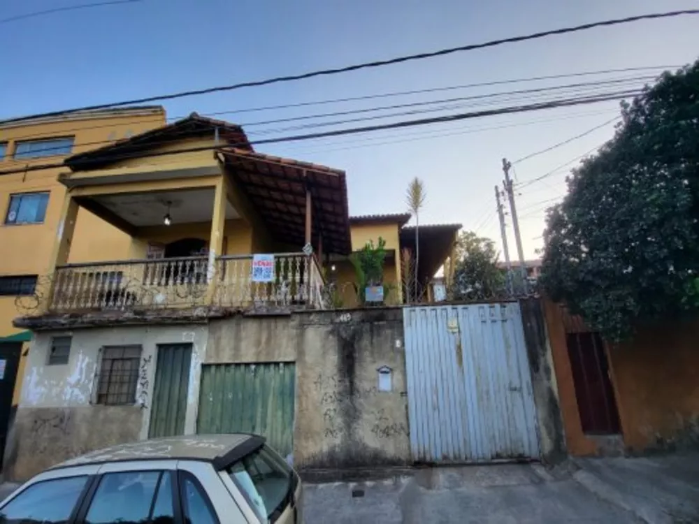 Casa à venda com 3 quartos, 360m² - Foto 1