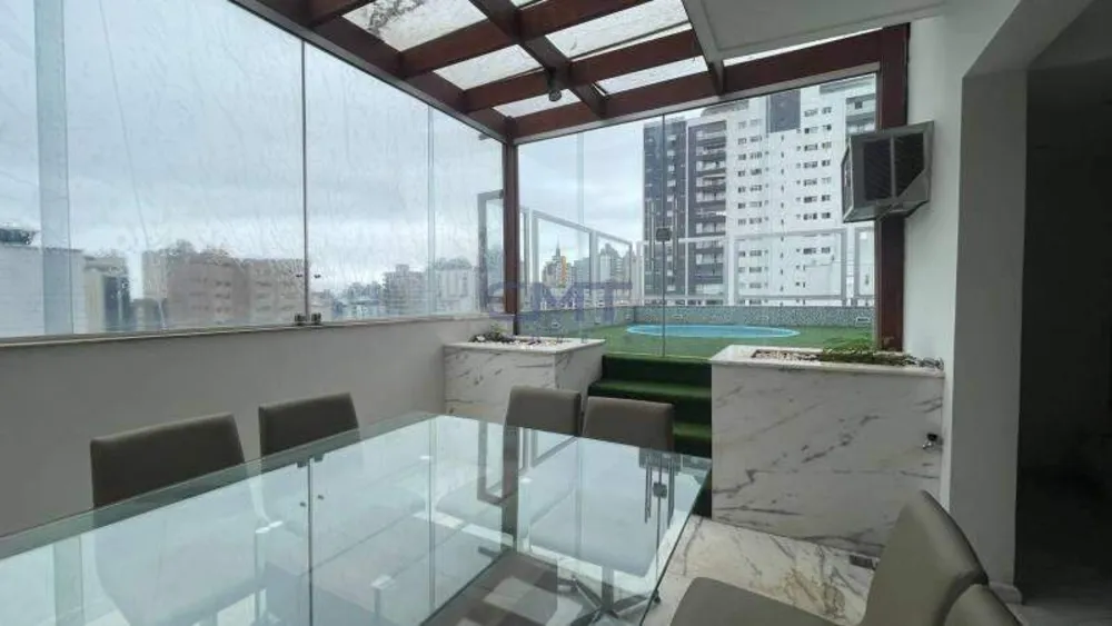 Cobertura, 3 quartos, 213 m² - Foto 4