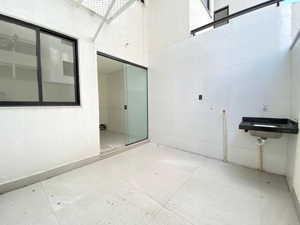 Apartamento à venda com 3 quartos, 112m² - Foto 1