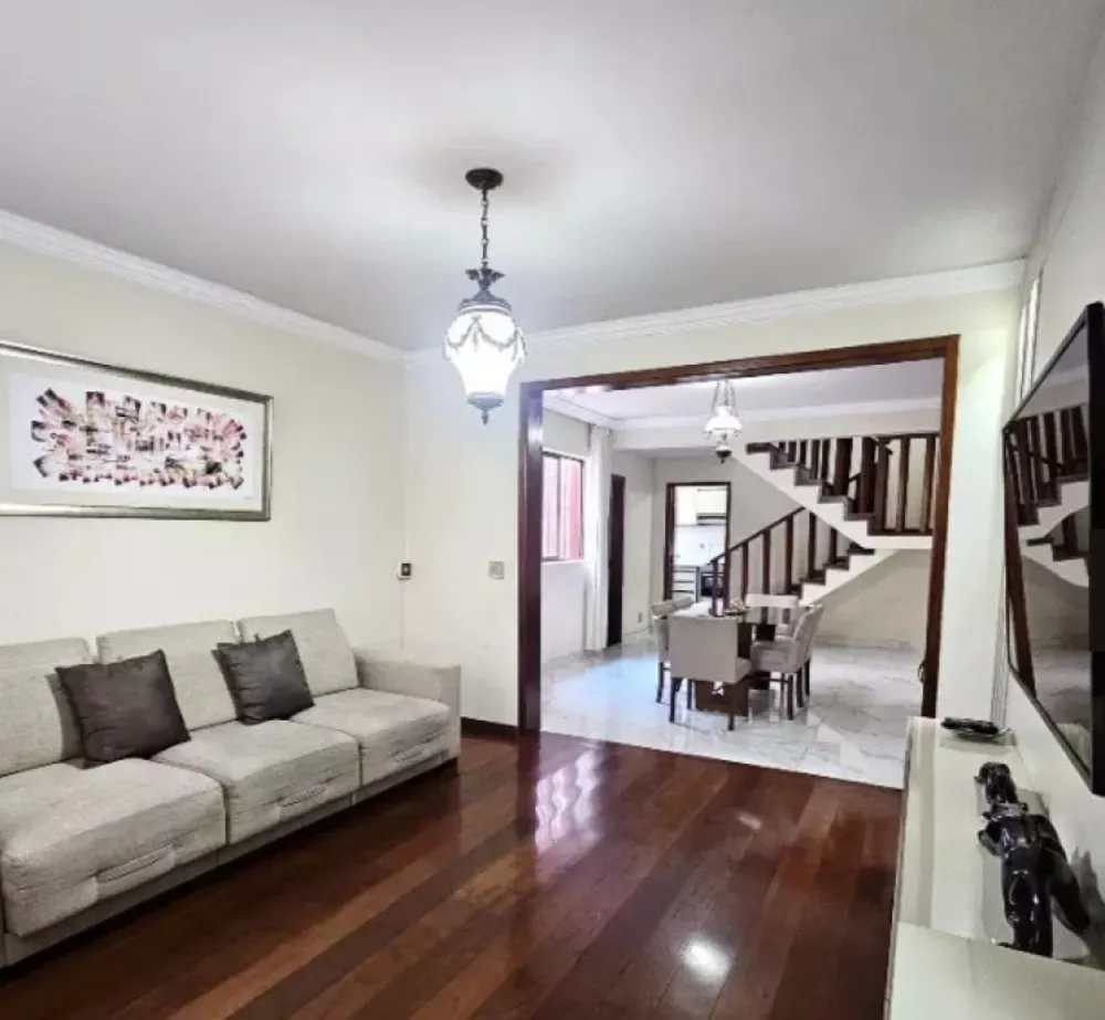 Casa, 3 quartos, 211 m² - Foto 1