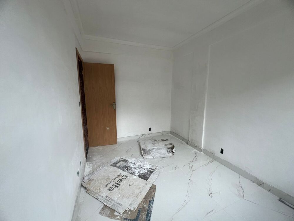 Casa à venda com 3 quartos, 20m² - Foto 1