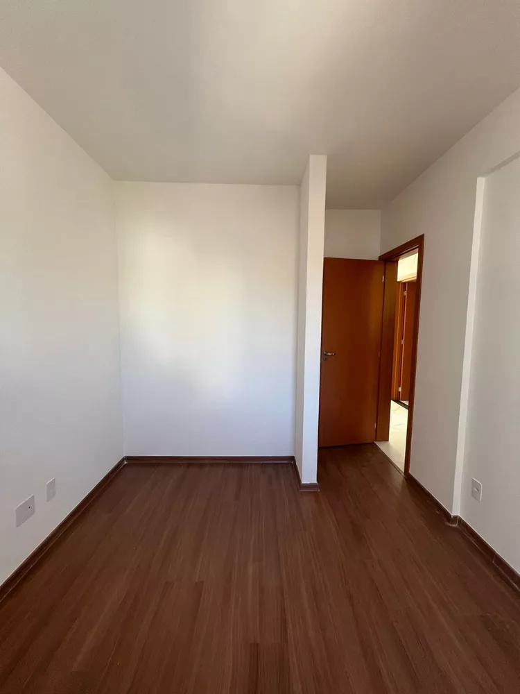 Apartamento à venda com 3 quartos, 79m² - Foto 2