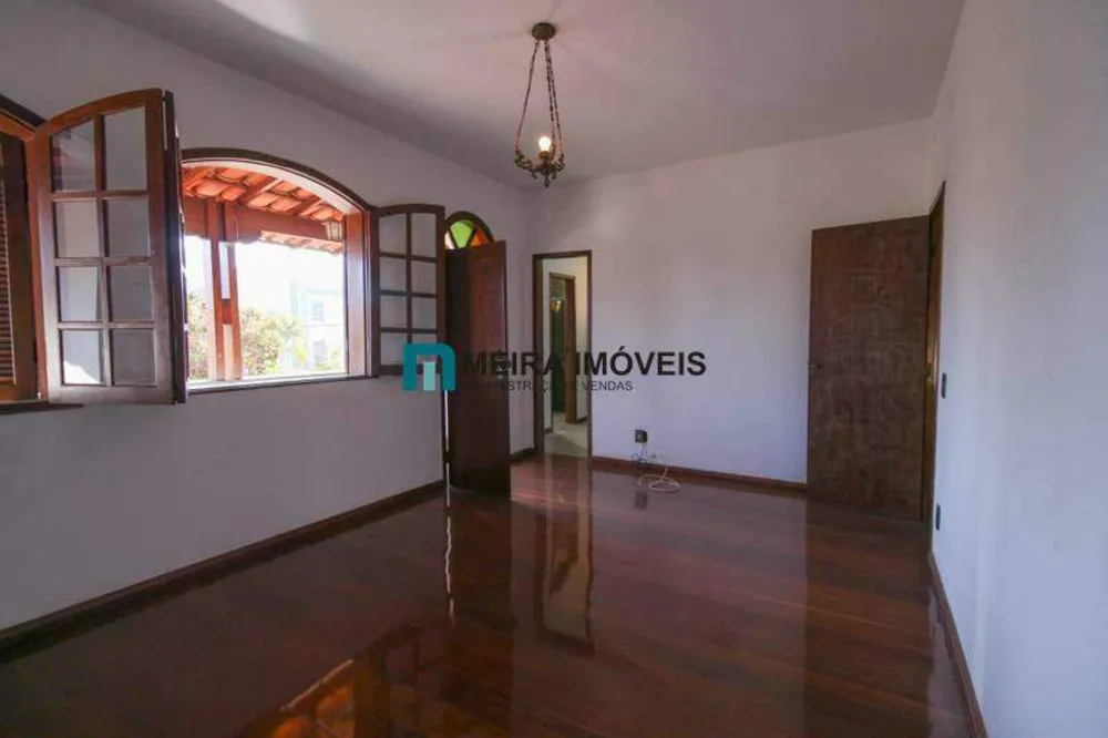 Casa, 4 quartos, 308 m² - Foto 1