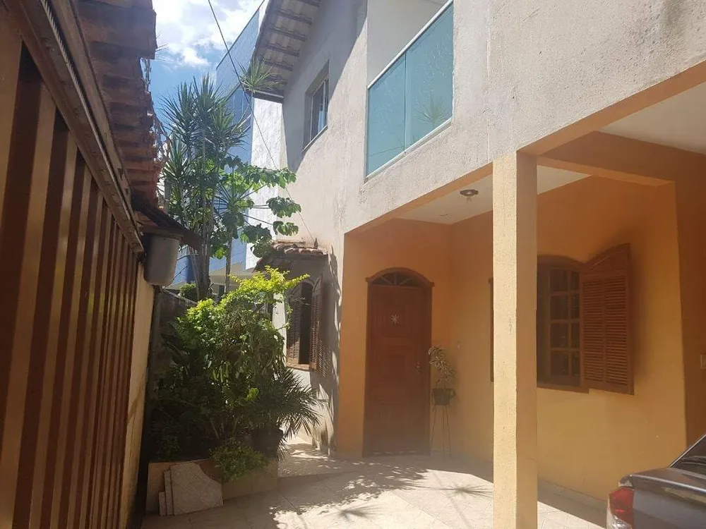 Casa, 3 quartos, 250 m² - Foto 1