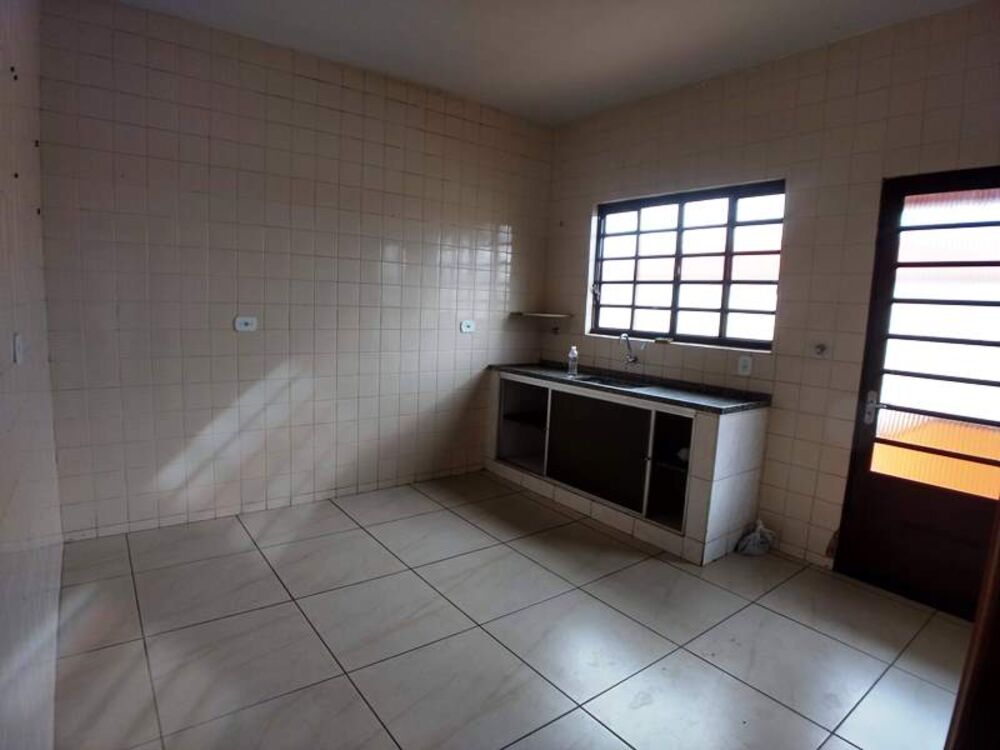 Casa à venda com 2 quartos, 80m² - Foto 9