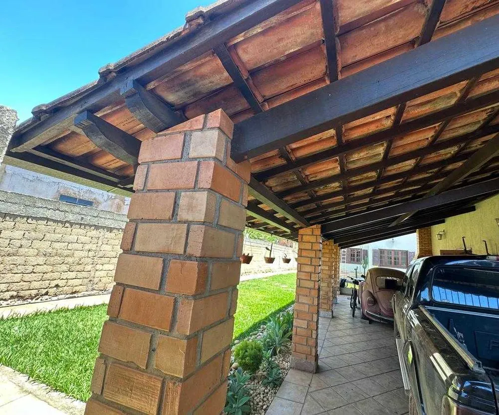 Casa, 4 quartos, 179 m² - Foto 1