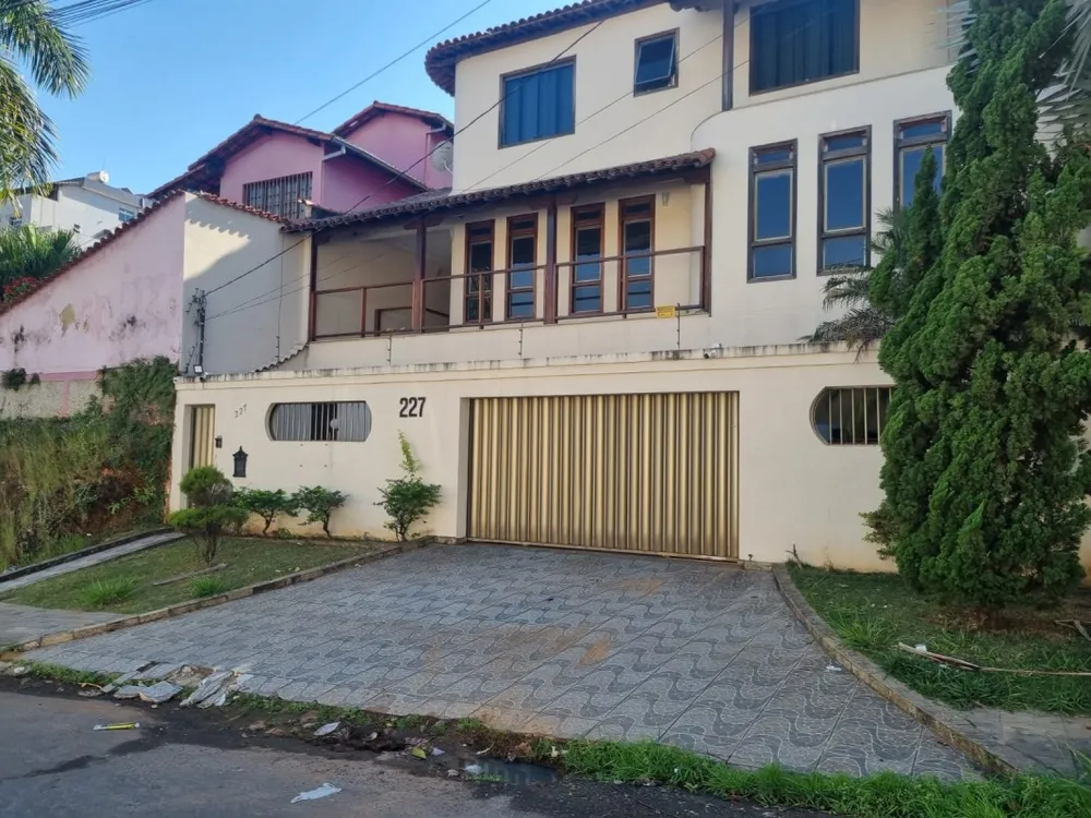 Casa, 4 quartos, 294 m² - Foto 1