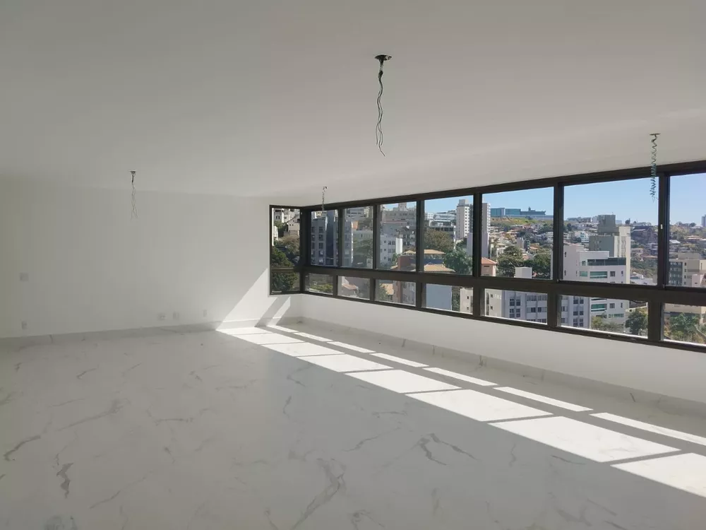 Apartamento à venda com 4 quartos, 186m² - Foto 4