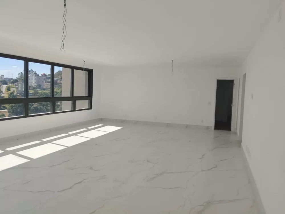 Apartamento à venda com 4 quartos, 186m² - Foto 2