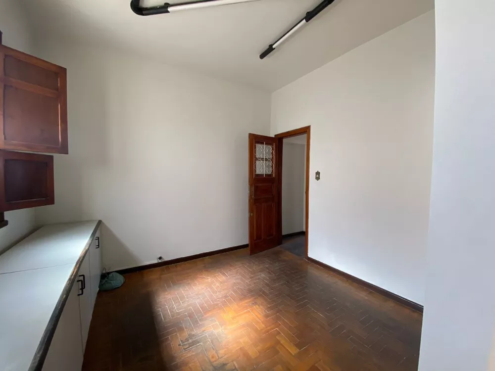 Casa à venda com 12 quartos, 250m² - Foto 12