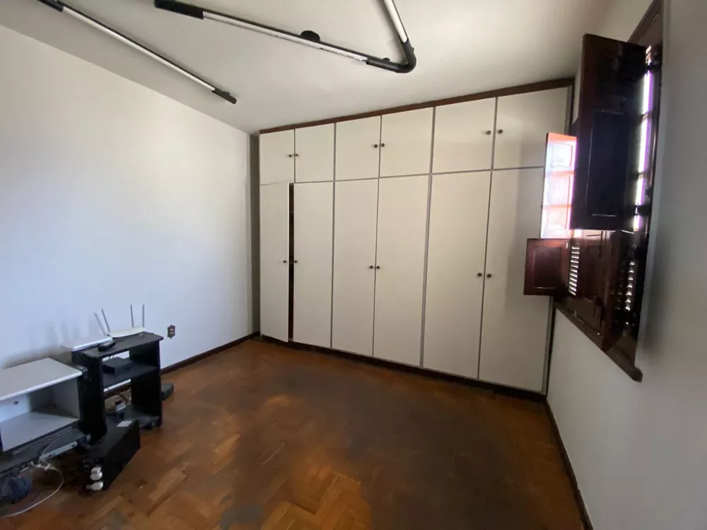 Casa à venda com 12 quartos, 250m² - Foto 15