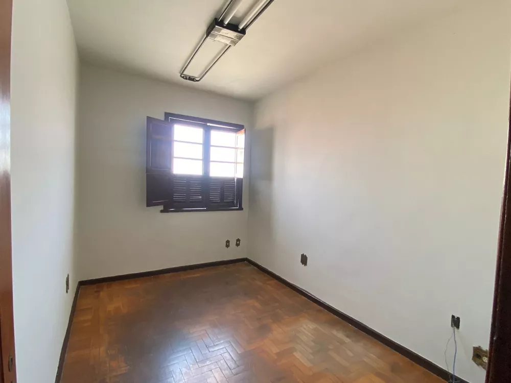 Casa à venda com 12 quartos, 250m² - Foto 16