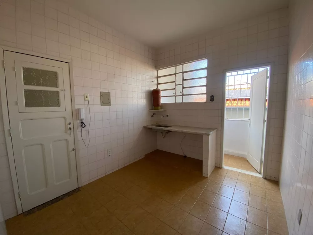 Casa à venda com 12 quartos, 250m² - Foto 13