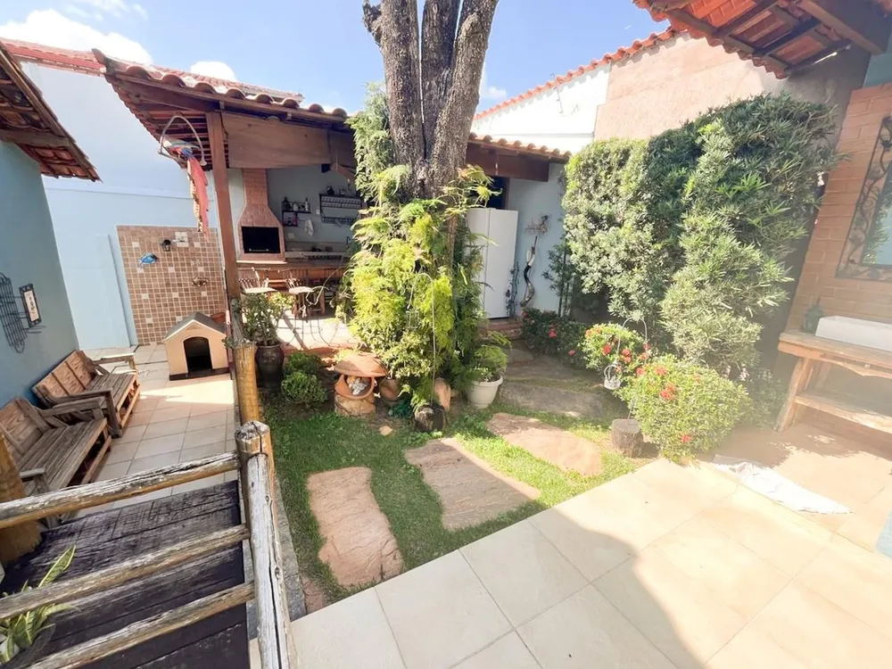 Casa, 4 quartos, 183 m² - Foto 1