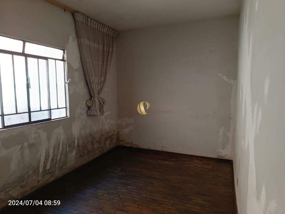 Casa à venda com 4 quartos, 199m² - Foto 2