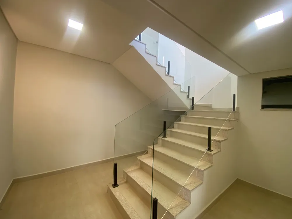 Casa, 4 quartos, 298 m² - Foto 1