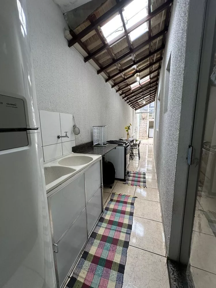 Casa à venda com 3 quartos, 100m² - Foto 3