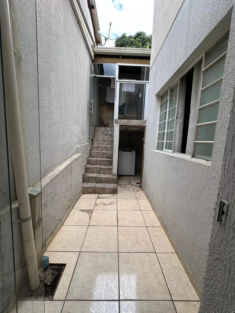 Casa à venda com 3 quartos, 100m² - Foto 4